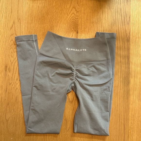 Alphalete Amplify Leggings in Storm Grey XS/S - Picture 3 of 4